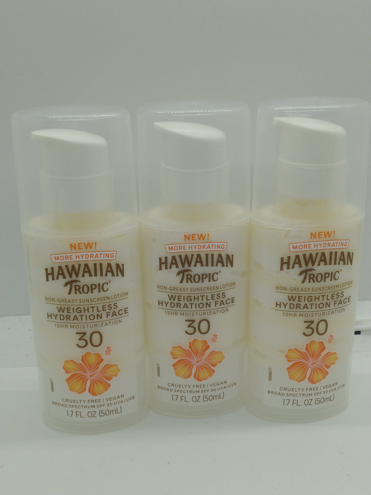 Hawaiian Tropic Weightless Face Sunscreen SPF 30 1.7oz 3 Pack Exp 05/01/2027